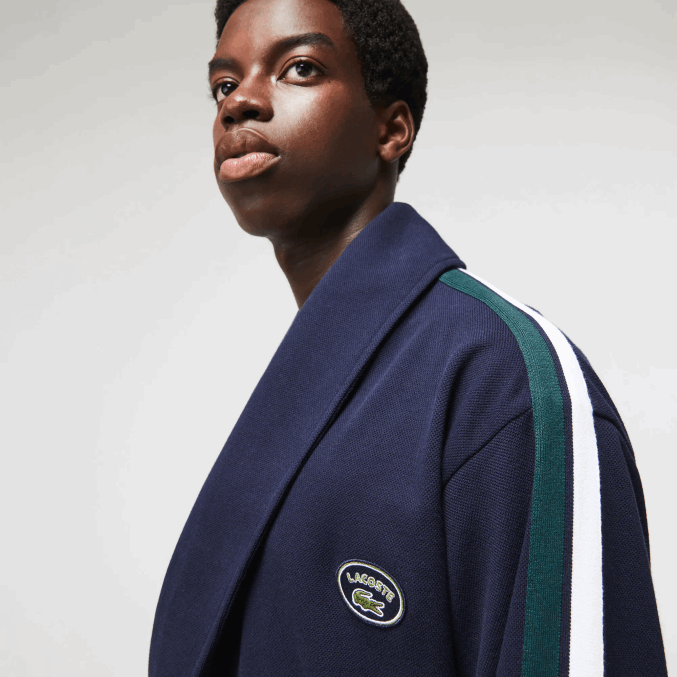azul marino 166 VVL0A1401 hombres Lacoste bata de piqué de algodón con insignias texturizadas de inspiración deportiva