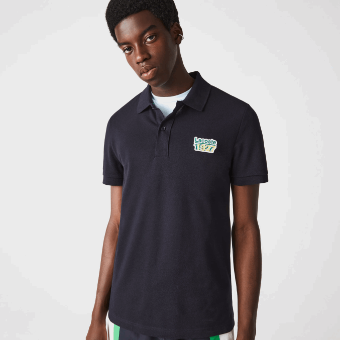 fondo azul marino VVL0A912 hombres Lacoste polo de corte regular de piqué de algodón con insignia