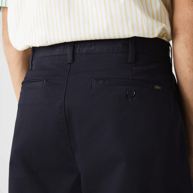 fondo azul marino VVL0A436 hombres Lacoste Bermudas regular fit de algodón orgánico elástico