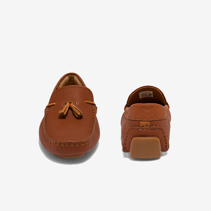 chicle marrón 524 VVL0A1843 hombres Lacoste mocasín piloto de piel con borlas grabadas
